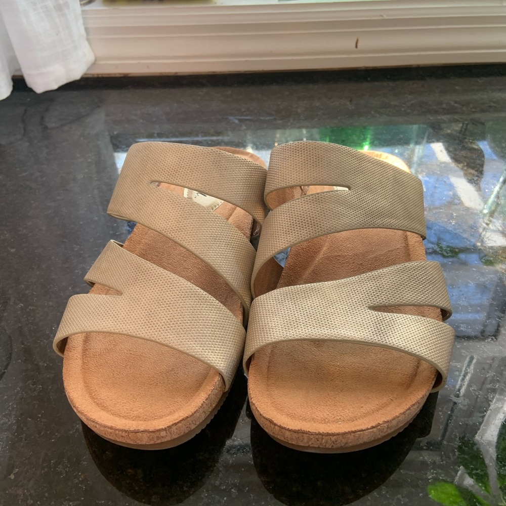 Euro Soft by Sofft GRACIE Gold Woman’s Slip On Slides